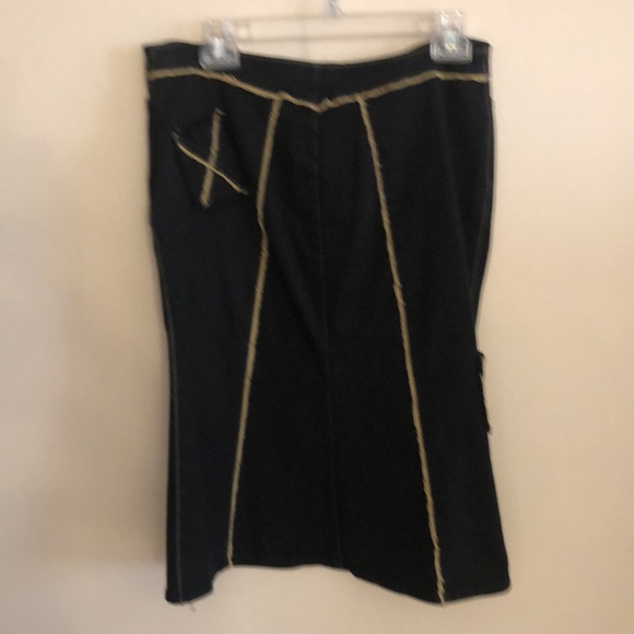 Skirt. - Picture 3 of 7